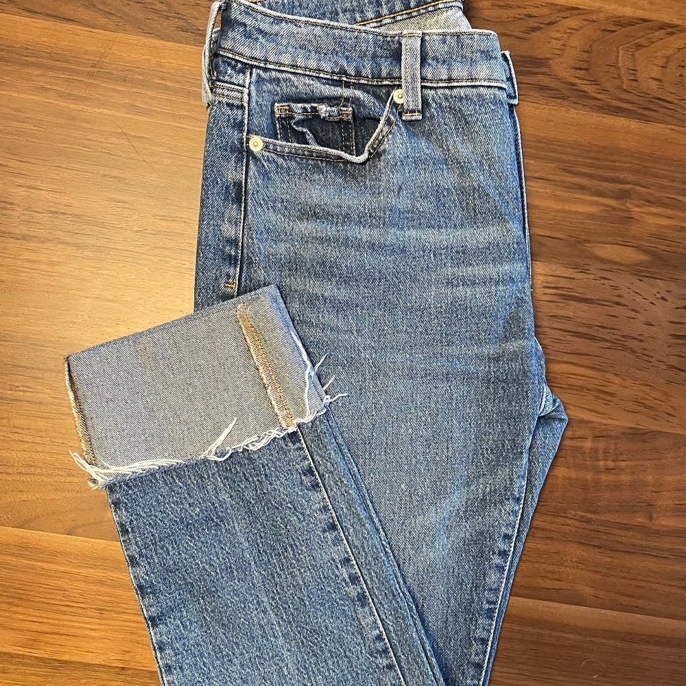 Banana Republic - The Beau Jean